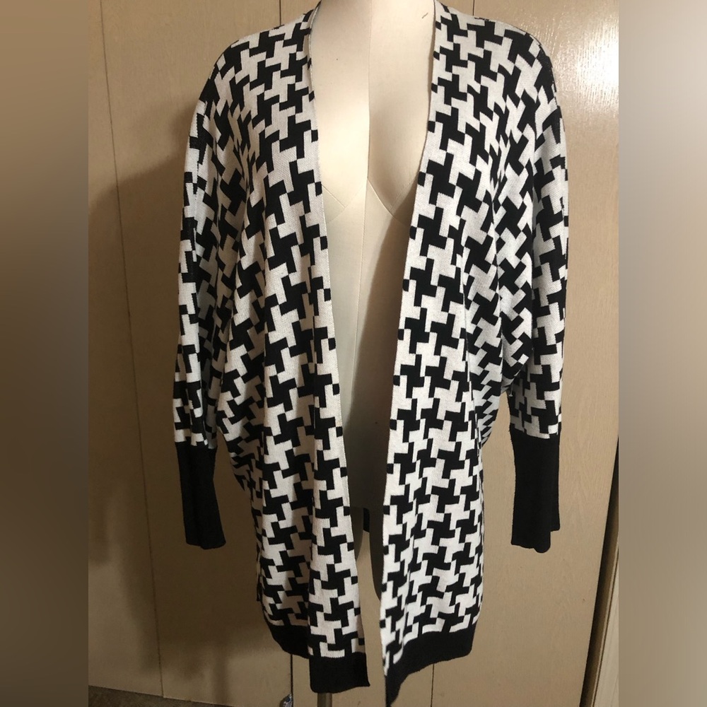 Houndstooth dolman sweater
